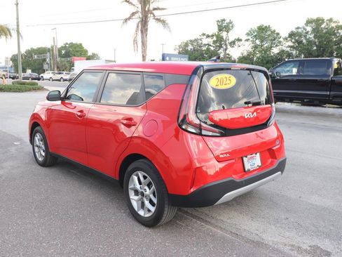 Used 2025 Kia Soul LX w/ LX Technology Package image 8