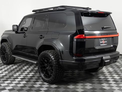 Used 2025 Lexus GX 550 image 3