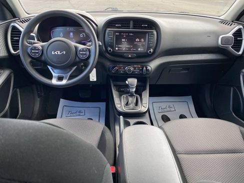 Used 2024 Kia Soul LX w/ Option Group 015 FWD image 5