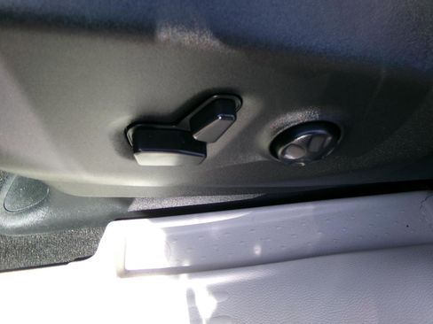 Used 2022 Chrysler Pacifica Limited FWD image 15