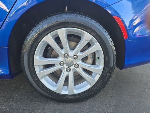 Used 2015 Chrysler 200 Limited image 30