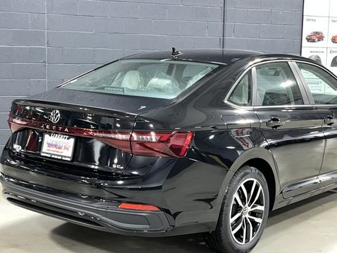 New 2025 Volkswagen Jetta SE image 7