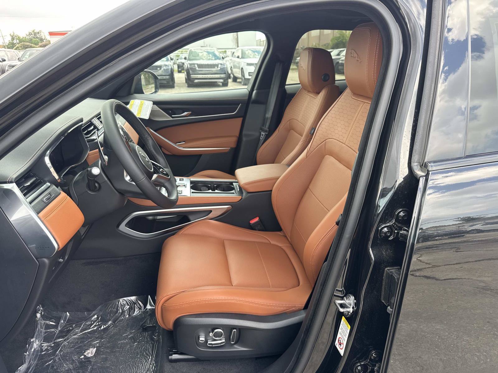 New 2026 Jaguar F-PACE R-Dynamic S AWD/4WD image 10