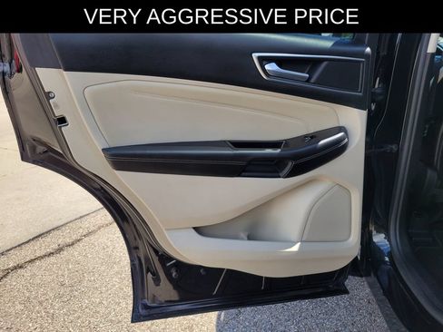 Used 2015 Ford Edge Titanium FWD image 13