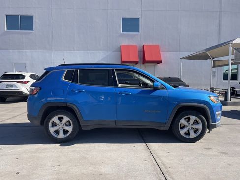Used 2021 Jeep Compass Latitude w/ Driver Assistance Group image 3
