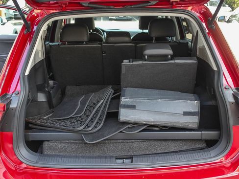 Used 2019 Volkswagen Tiguan SE image 25