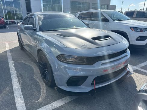 Used 2022 Dodge Charger Scat Pack image 2