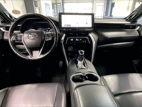 Used 2023 Toyota Venza XLE AWD/4WD image 21