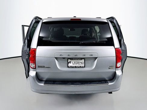 Used 2019 Dodge Grand Caravan SXT FWD image 14