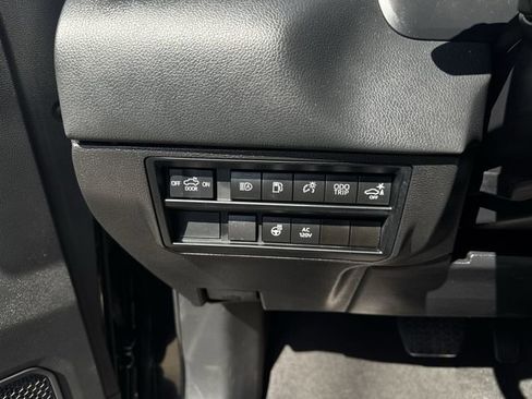 Used 2024 Toyota Tundra Limited AWD/4WD image 18
