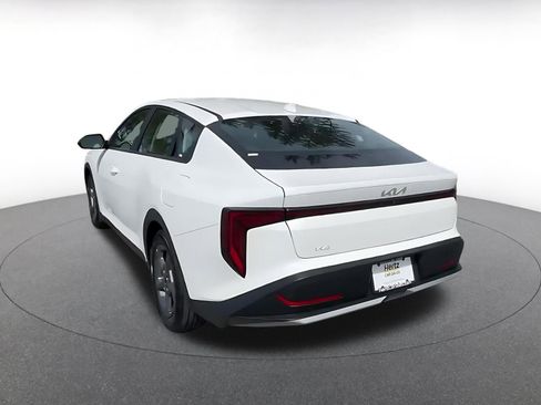Used 2025 Kia K4 LXS image 11