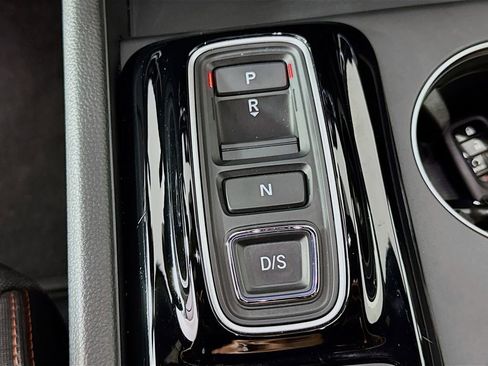 Used 2025 Honda Pilot Sport image 20