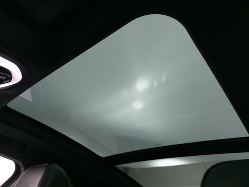 Used 2024 Porsche Macan Turbo w/ Premium Plus Package image 32