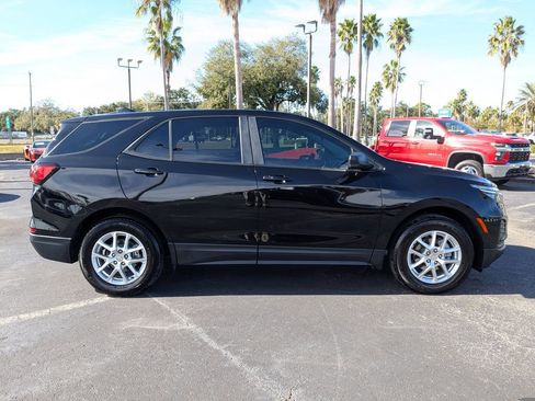 Used 2023 Chevrolet Equinox LS w/ LS Convenience Package image 3