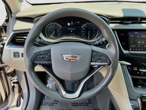 Used 2023 Cadillac XT6 Premium Luxury AWD/4WD image 11