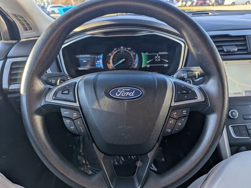Used 2020 Ford Fusion SE image 24
