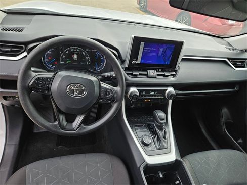 Used 2025 Toyota RAV4 XLE image 16