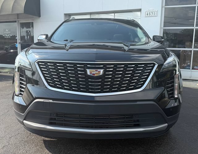 Used 2021 Cadillac XT4 Premium Luxury w/ Cold Weather Package AWD/4WD image 2