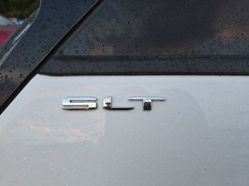 Used 2023 GMC Terrain SLT w/ Tech Package AWD/4WD image 3