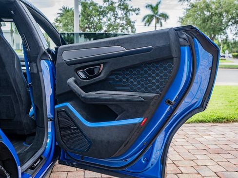 Used 2024 Lamborghini Urus Performante AWD/4WD image 46