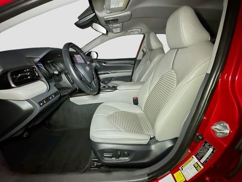 Used 2022 Toyota Camry SE image 22