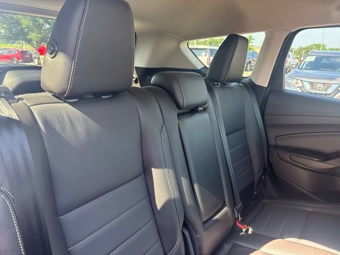 Used 2016 Ford Escape Titanium w/ Equipment Group 301A AWD/4WD image 30