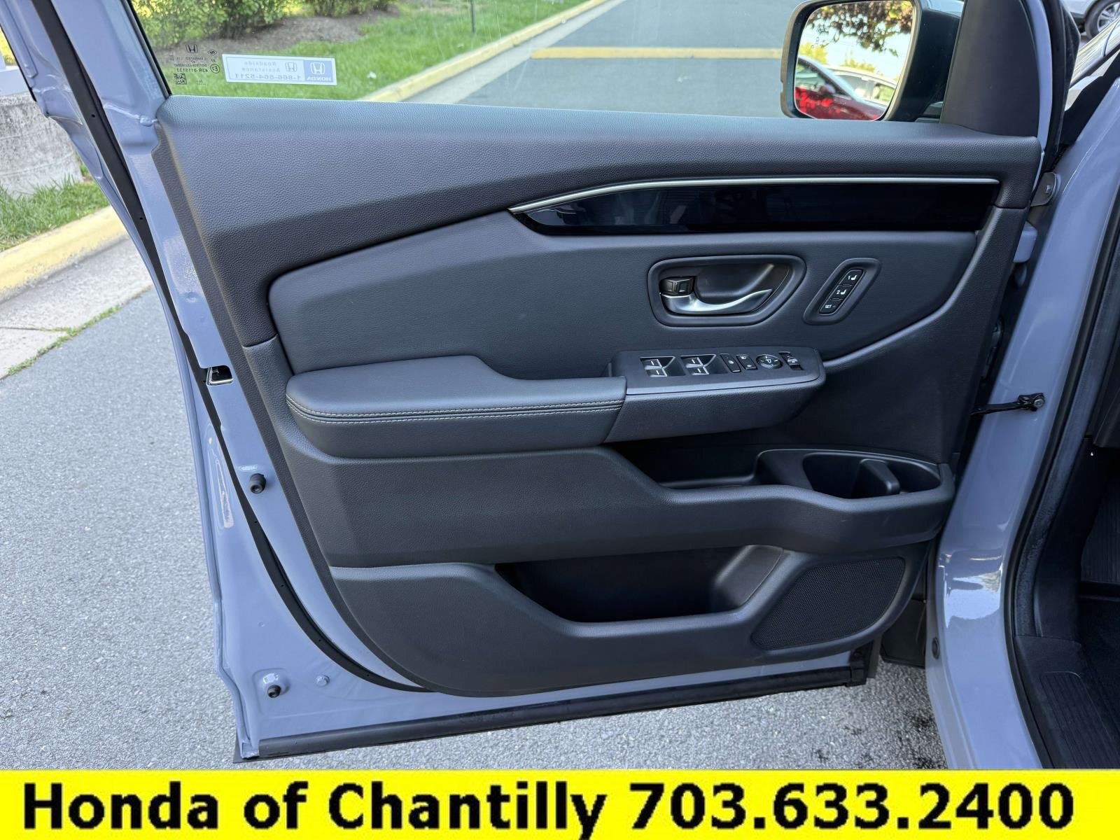 Certified 2025 Honda Pilot Touring image 15