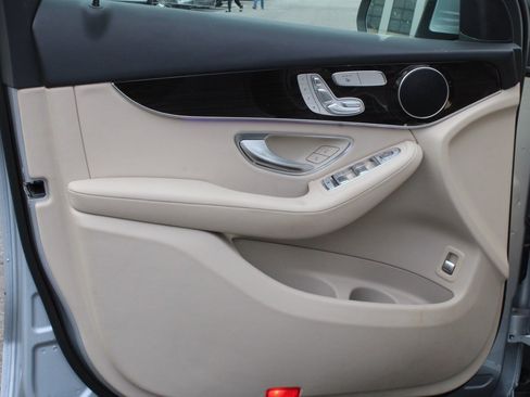 Certified 2022 Mercedes-Benz GLC 300 4MATIC w/ Driver Assistance Package image 10