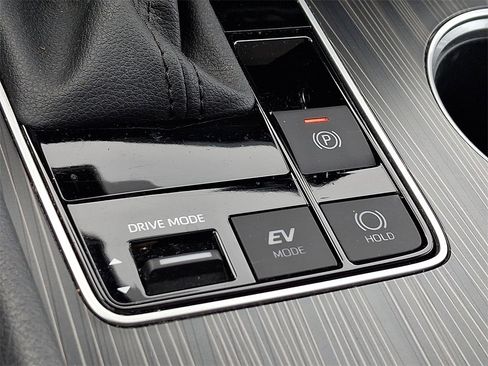 Certified 2024 Toyota Sienna Limited image 25