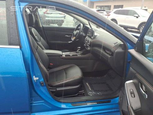 Used 2025 Nissan Sentra SR w/ SR Premium Package FWD image 20
