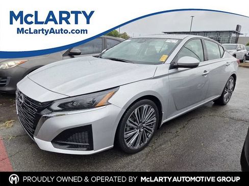 Used 2024 Nissan Altima 2.5 SL FWD image 1