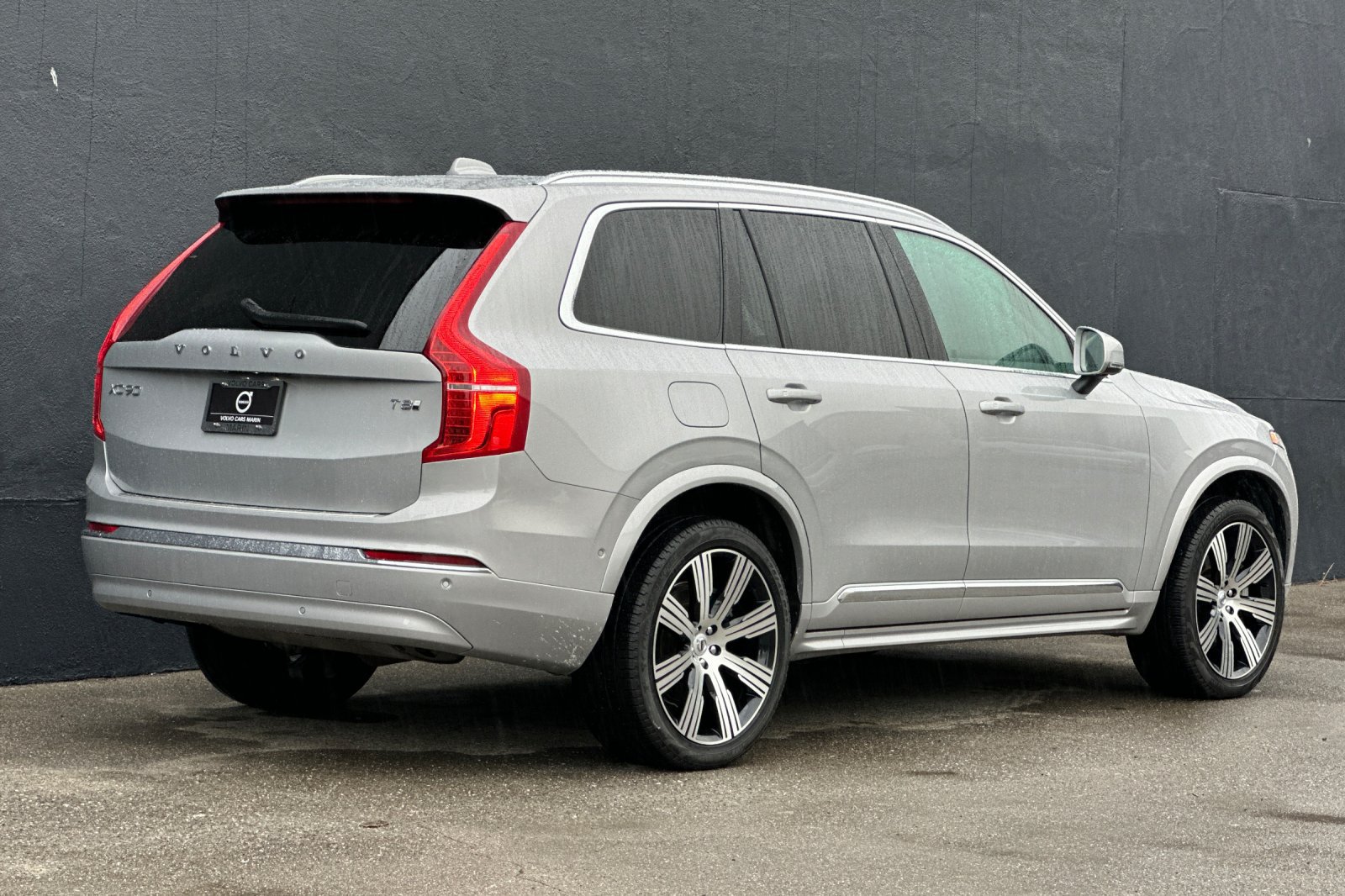 Certified 2025 Volvo XC90 T8 Plus w/ Protection Package Premier AWD/4WD image 2