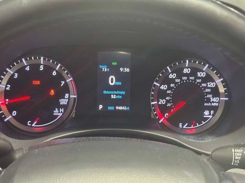 Used 2020 Toyota Highlander LE AWD/4WD image 30