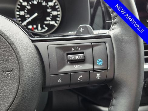Used 2023 Nissan Pathfinder SV w/ Black Appearance Package FWD image 29