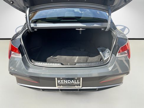 Used 2024 Hyundai Elantra SEL FWD image 23