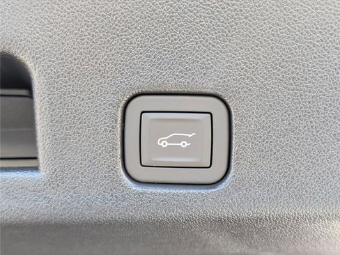 New 2026 Chevrolet Traverse Z71 image 12