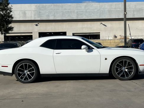 Used 2017 Dodge Challenger R/T Scat Pack image 9