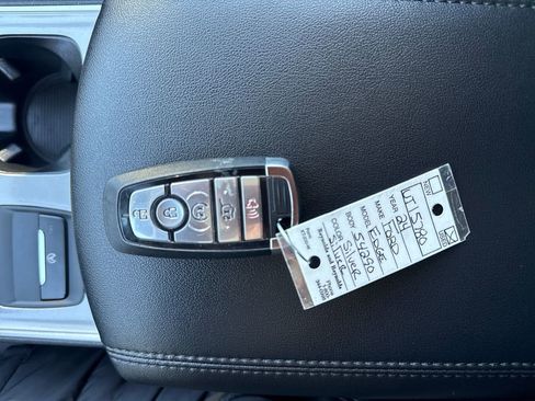 Used 2024 Ford Edge SEL w/ Convenience Package image 38