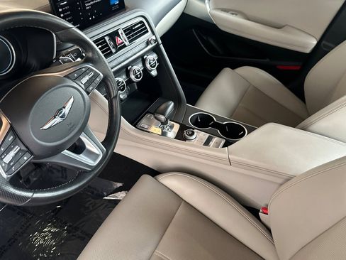 Used 2023 Genesis G70 2.0T image 10
