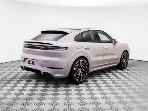 New 2026 Porsche Cayenne GTS image 8