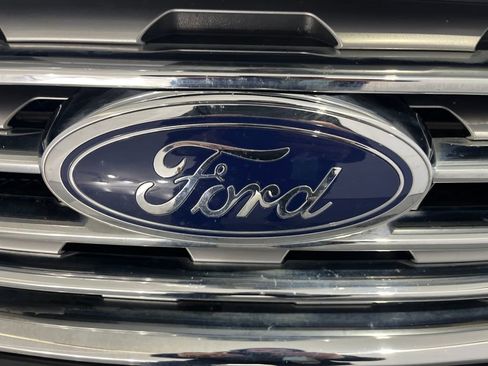 Used 2019 Ford Edge SEL w/ Equipment Group 201A AWD/4WD image 35