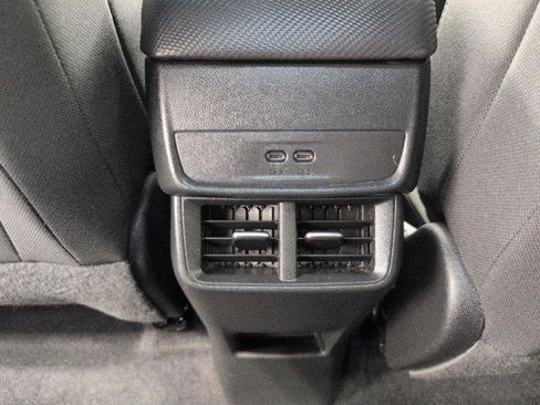 Used 2025 Chevrolet Equinox LT AWD/4WD image 23