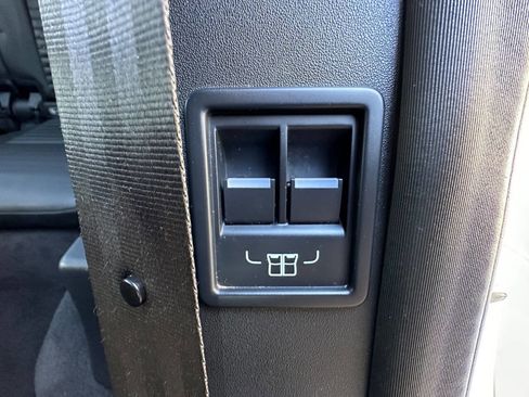 Used 2017 Land Rover Discovery HSE Luxury image 10