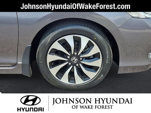Used 2017 Honda Accord Touring image 27