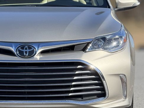 Used 2018 Toyota Avalon XLE image 14