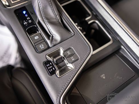 Used 2024 Lexus GX 550 AWD/4WD image 31