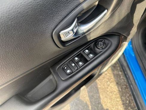 Used 2020 Jeep Compass Limited image 38