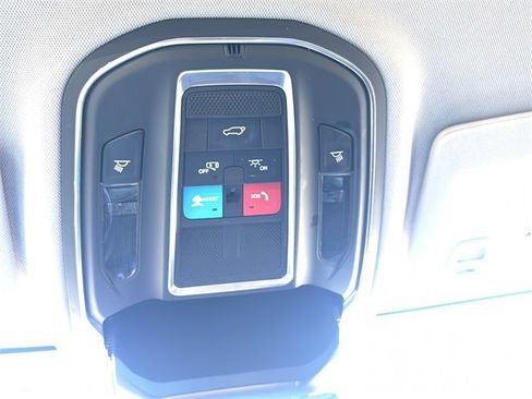 Used 2023 Jeep Grand Cherokee L Limited w/ Luxury Tech Group II image 32