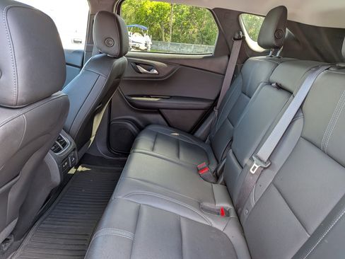 Used 2019 Chevrolet Blazer LT w/ Sound & Technology Package FWD image 16
