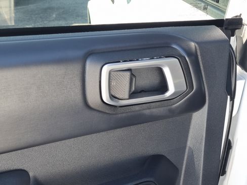 Used 2025 Ford Bronco Outer Banks AWD/4WD image 15